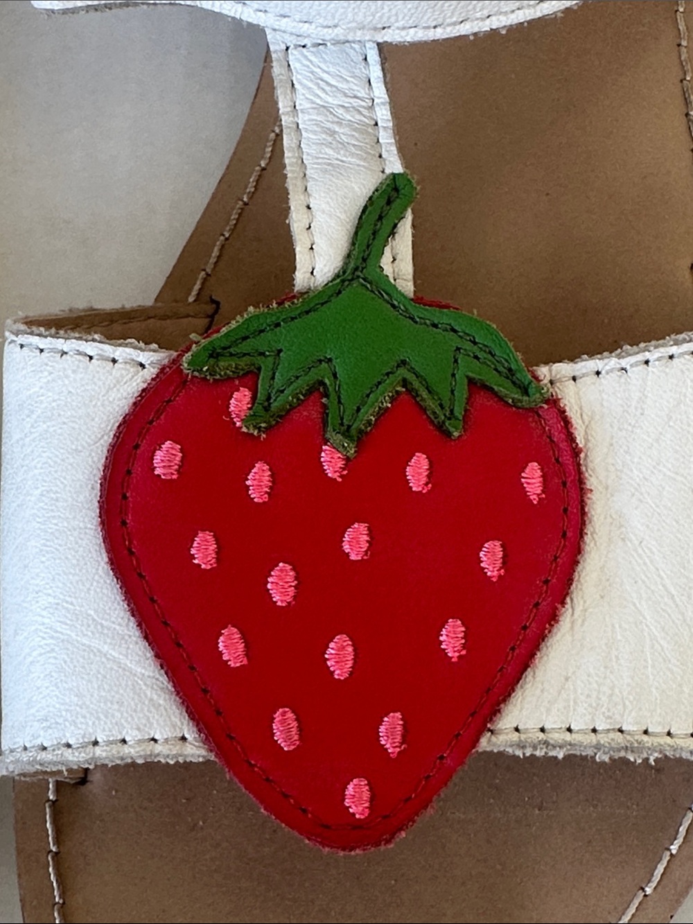 Mini Boden Fruit Appliqué Lemon Strawberry White Leather Sandals 34 2.5-3 - Picture 3 of 6